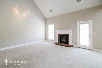 341 Glouchester Dr in Locust Grove, GA - Foto de edificio - Building Photo