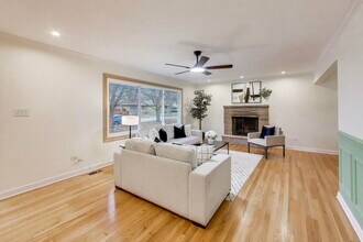 403 Dalton Ave in Mundelein, IL - Building Photo - Building Photo