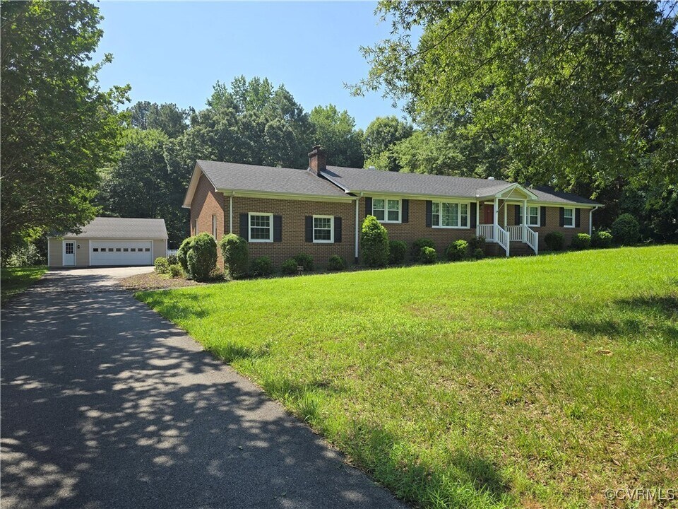 4511 Otterdale Rd in Moseley, VA - Building Photo