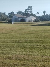 12201 Sandalwood Dr in Wildwood, FL - Building Photo - Building Photo