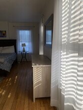 10 Pine St, Unit Stunning in Portland, ME - Building Photo - Building Photo