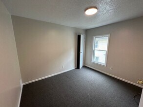 1016 E Stockbridge Ave in Kalamazoo, MI - Building Photo - Building Photo