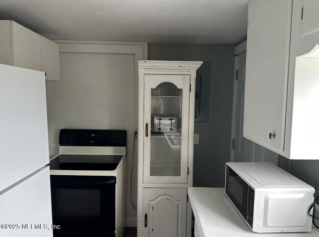 1344 Neva St in Jacksonville, FL - Building Photo - Building Photo