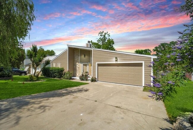 property at 964 Lake View Dr