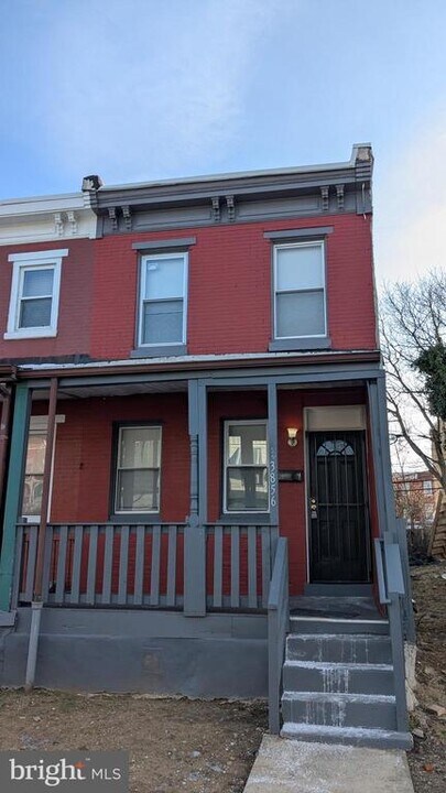 3856 Olive St in Philadelphia, PA - Building Photo