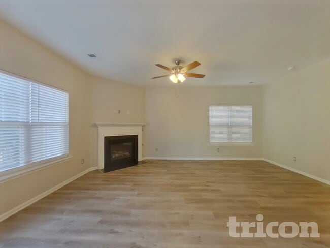 221 Chestnut Oak Ln in West Columbia, SC - Building Photo - Building Photo