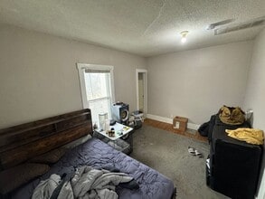 913 Claflin Rd in Manhattan, KS - Building Photo - Building Photo