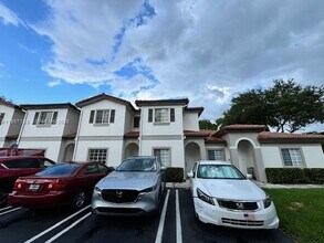 8440 SW 150th Ave in Miami, FL - Building Photo - Building Photo