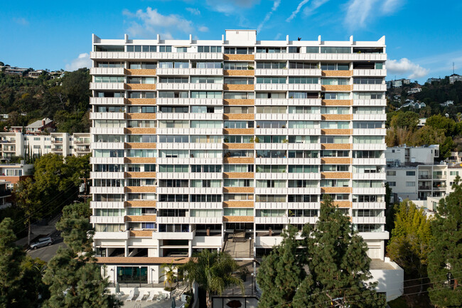 Shoreham Towers in West Hollywood, CA - Building Photo - Building Photo