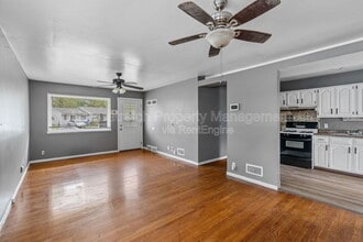 135 Dundee Cir in St. Louis, MO - Building Photo - Building Photo