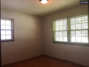 2308 S Hampton Ave in Springfield, MO - Building Photo - Building Photo