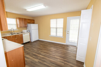 1618 Drayton Ln in Statesboro, GA - Foto de edificio - Building Photo