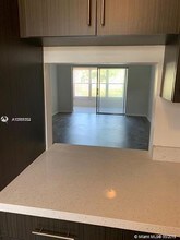 1020 Country Club Dr-Unit -106 in Margate, FL - Building Photo - Building Photo