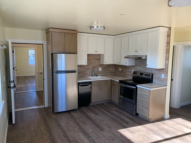 property at 181 E Tall Fir Ct