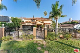 15123 Greenleaf St in Los Angeles, CA - Building Photo - Building Photo