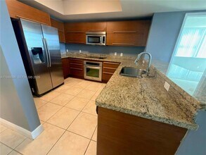 2641 N Flamingo Rd, Unit 1701N in Plantation, FL - Building Photo - Building Photo