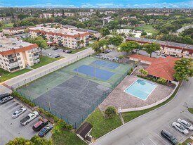 4008 Inverrary Dr in Lauderhill, FL - Building Photo