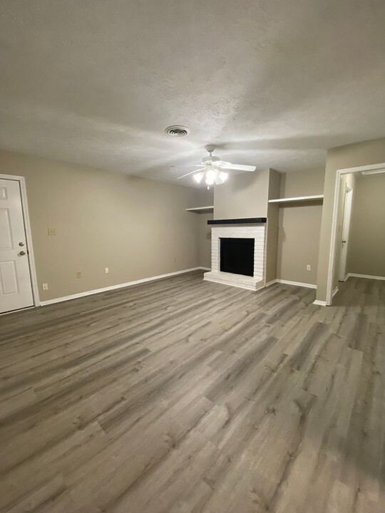 1605 Cedar Shoals Dr-Unit -1607 in Athens, GA - Foto de edificio