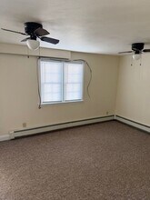 8 Bellevue Terrace in Seymour, CT - Building Photo - Building Photo