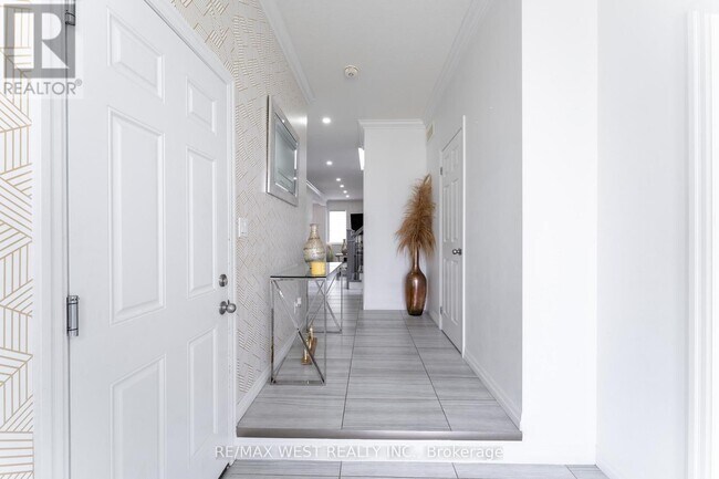 301 Freure Dr in Cambridge, ON - Building Photo - Building Photo