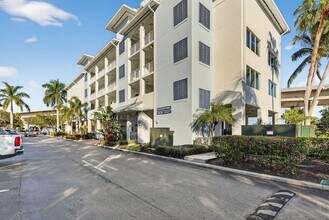 415 NW Flagler Ave, Unit 403 in Stuart, FL - Building Photo - Building Photo