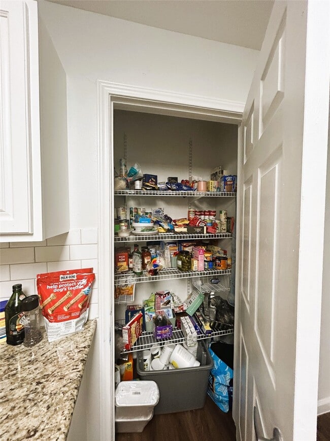 property at 302 Shoreacres Blvd