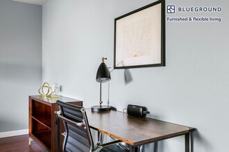 235 Arlington Rd in Redwood City, CA - Foto de edificio - Building Photo