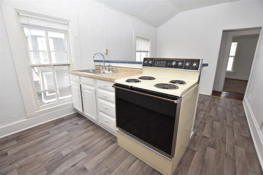 309 Waugoo Ave in Oshkosh, WI - Building Photo