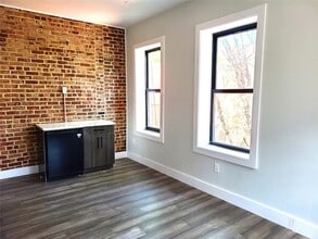 239 Lenox Ave, Unit 1120 in New York, NY - Building Photo - Building Photo