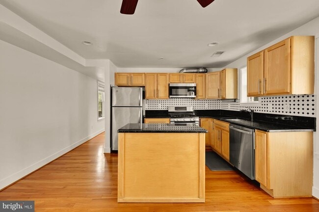 610 Jefferson St NW in Washington, DC - Building Photo - Building Photo