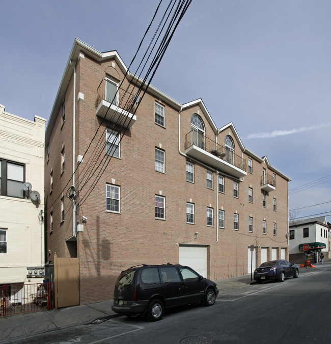 401 Bergenline Ave in Union City, NJ - Building Photo - Building Photo