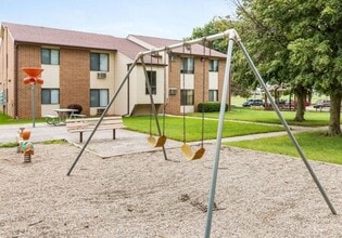 1127 S Linn St in Boone, IA - Building Photo - Building Photo