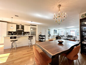 73 Broad St, Unit 4 in Boston, MA - Building Photo - Building Photo