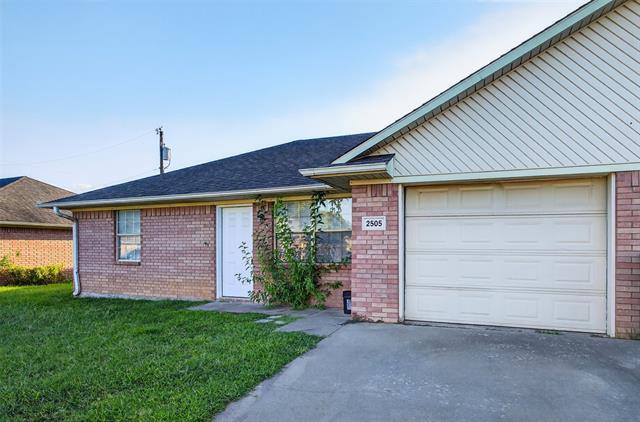 2505 Beverly in Bonham, TX - Building Photo