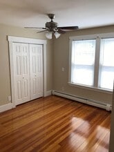 4 Harding St, Unit B in South Grafton, MA - Foto de edificio - Building Photo