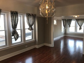 1540 N Hamlin Ave in Chicago, IL - Building Photo - Building Photo