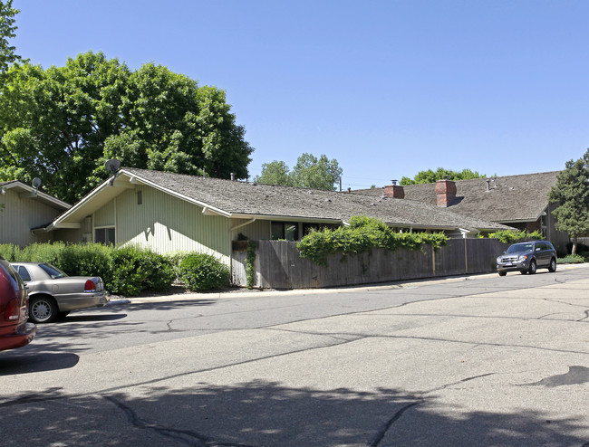 Canyon Club Condos in Denver, CO - Building Photo - Building Photo