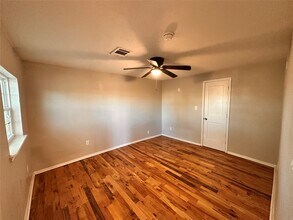 2716 Hill Ave in Dickinson, TX - Building Photo - Building Photo