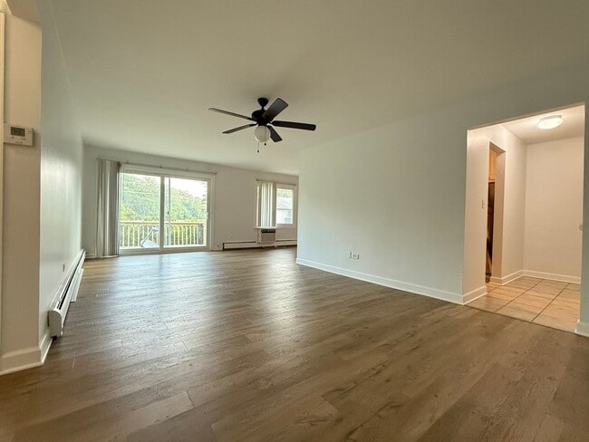946 E Old Willow Rd in Prospect Heights, IL - Building Photo - Building Photo