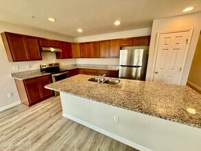 9109 Western Way in Jacksonville, FL - Building Photo - Building Photo