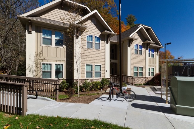 Greenway Cove Apartments in Boone, NC - Building Photo - Building Photo