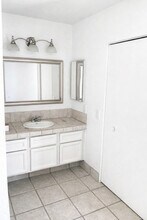 33550 Rancho Vista Dr, Unit # B in Cathedral City, CA - Building Photo - Building Photo