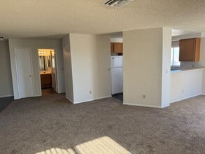 2191 Bay Club Dr in Laughlin, NV - Building Photo - Building Photo