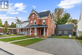 258-258 John St N in Arnprior, ON - Building Photo - Building Photo