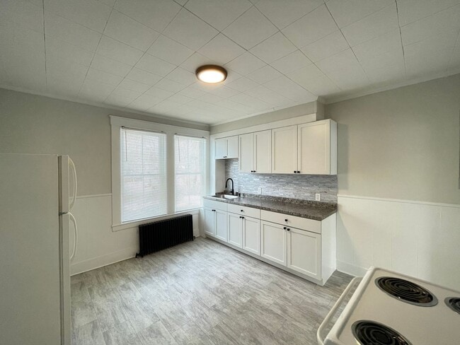 73 6th St in Dover, NH - Building Photo - Building Photo