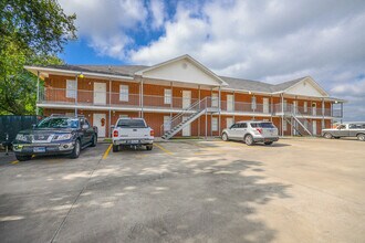 Spurlock North Apartments in Nederland, TX - Foto de edificio - Building Photo