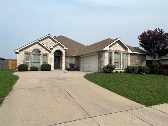 1711 Grey Willow Ln in Arlington, TX - Building Photo
