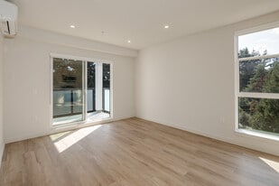 The Kentwood in Victoria, BC - Building Photo