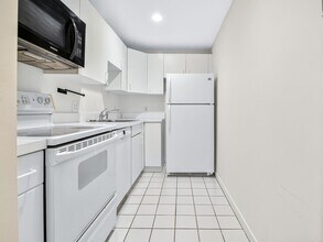 950 Massachusetts Ave, Unit 106 in Cambridge, MA - Foto de edificio - Building Photo