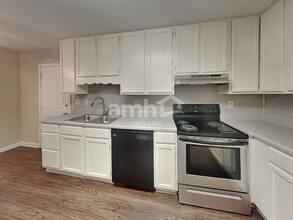 1613 Cumberland Club Rd SW in Marietta, GA - Building Photo - Building Photo